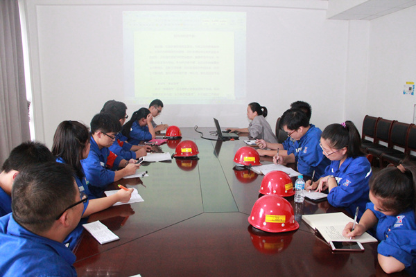 芜湖新兴团委组织学习《习近平的七年知青岁月》_副本.jpg